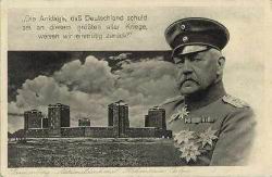 Hindenburg na tle pomnika